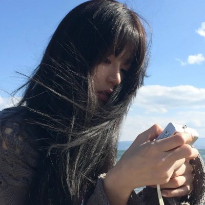 黑暗中的两个人